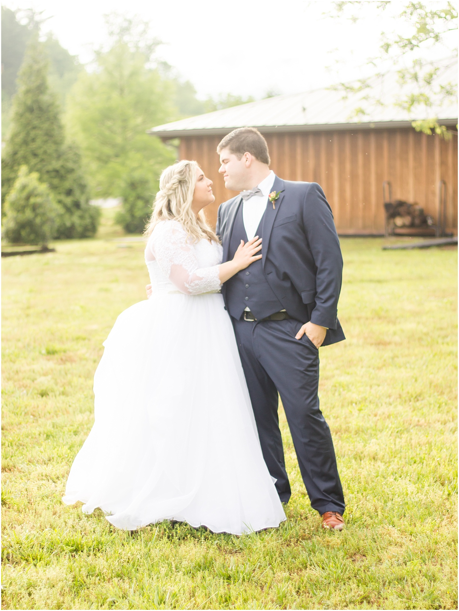 Kayla + Zach - A Historic Carson House Wedding // Alyssa Brooke Photography // #weddings #ashevilleweddings #ncweddings #alyssabrookephotography #rusticwedding #barnwedding #springflorals